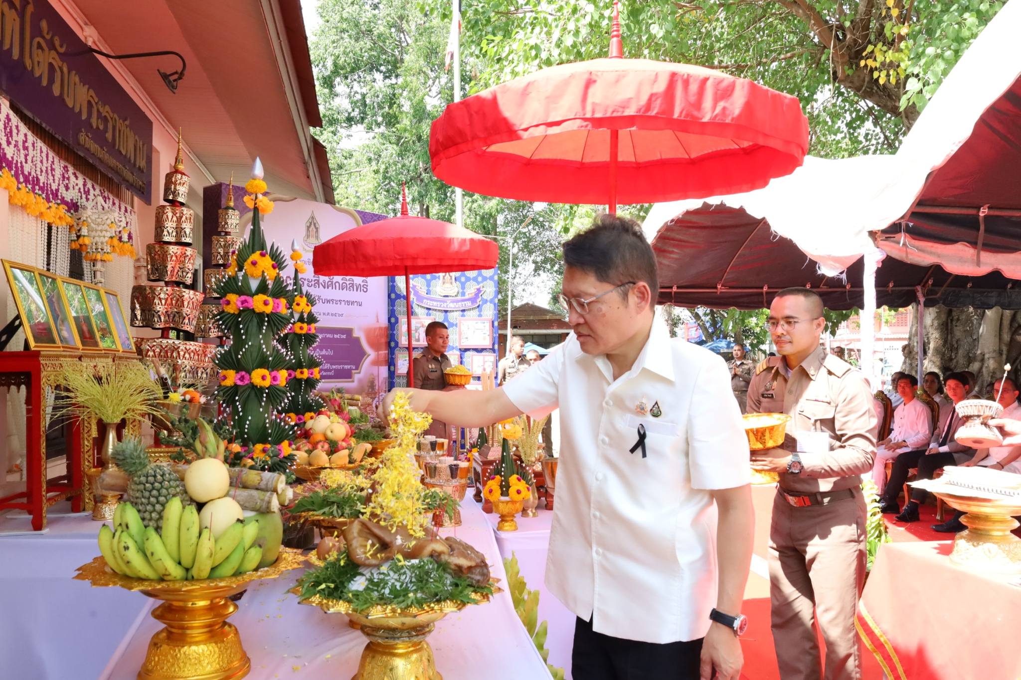 ผู้ว่าฯ กระบี่ เป็นประธานในพิธีสักการะสิ่งศักดิ์สิทธิ์ในภารกิจพิธีการศพที่ได้รับพระราชทาน กลุ่มพิธีการศพที่ได้รับพระราชทาน สำนักงานวัฒนธรรมจังหวัดกระบี่ ประจำปีงบฯ 69
