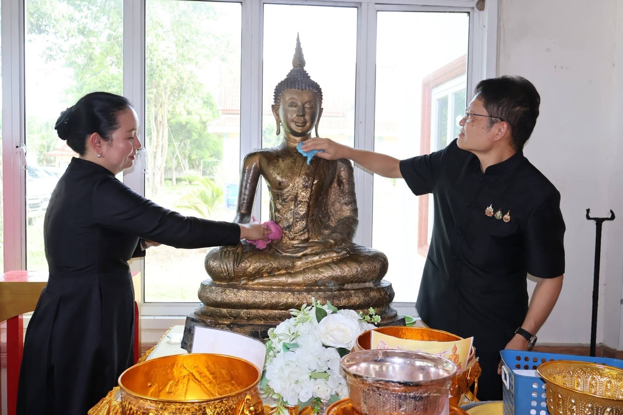 กระบี่ รวมพลัง "บวร" บ้าน วัด โรงเรียน สร้างสัปปายะสู่วัดเขาต่อ ถวายเป็นพระราชกุศล เนื่องในวันคล้ายวันพระราชสมภพ สมเด็จฯ พระบรมราชชนนีพันปีหลวง