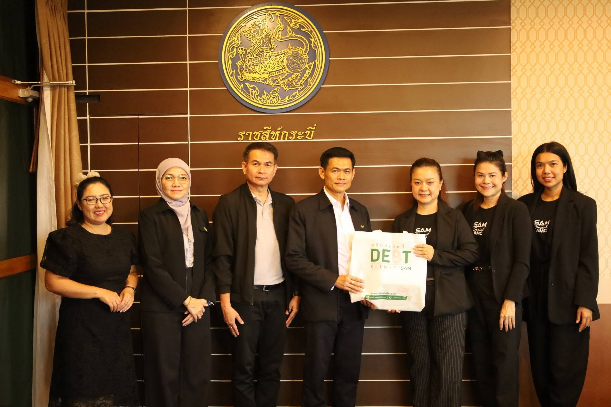 คณะผู้บริหารบ. บริหารสินทรัพย์สุขุมวิทฯ เข้าพบหัวหน้าสำนักงานจ.กระบี่ ดันโครงการ "ปิดหนี้ไว ไปต่อได้" ช่วยคนในพื้นที่ฟื้นสภาพการเงิน