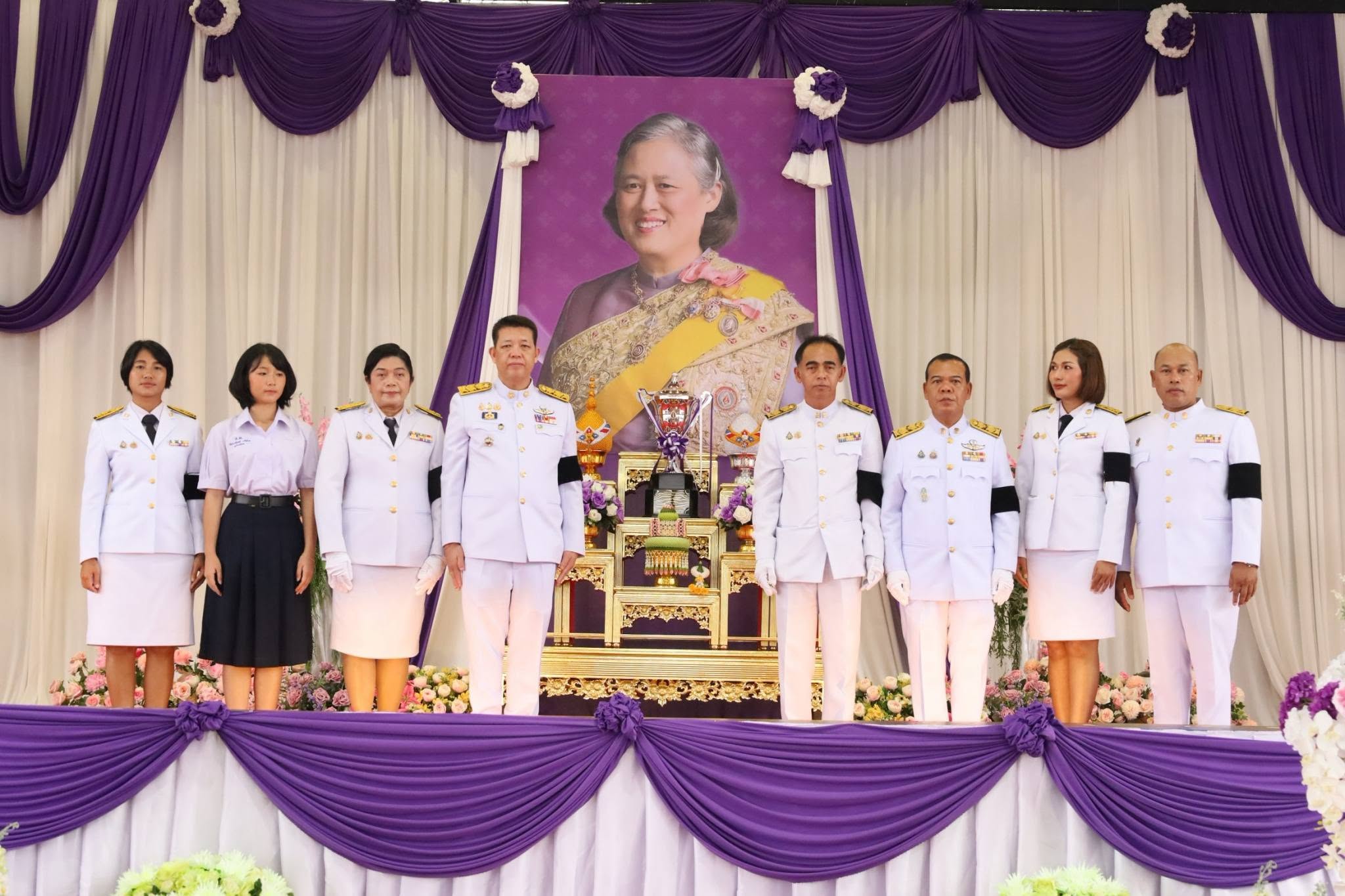 ความภาคภูมิใจของชาวกระบี่ ! รร.อำมาตย์พานิชนุกูลจัดพิธีฉลอง 3 ผลงานที่ได้รับรางวัลพระราชทาน สมเด็จฯ พระเทพฯ 