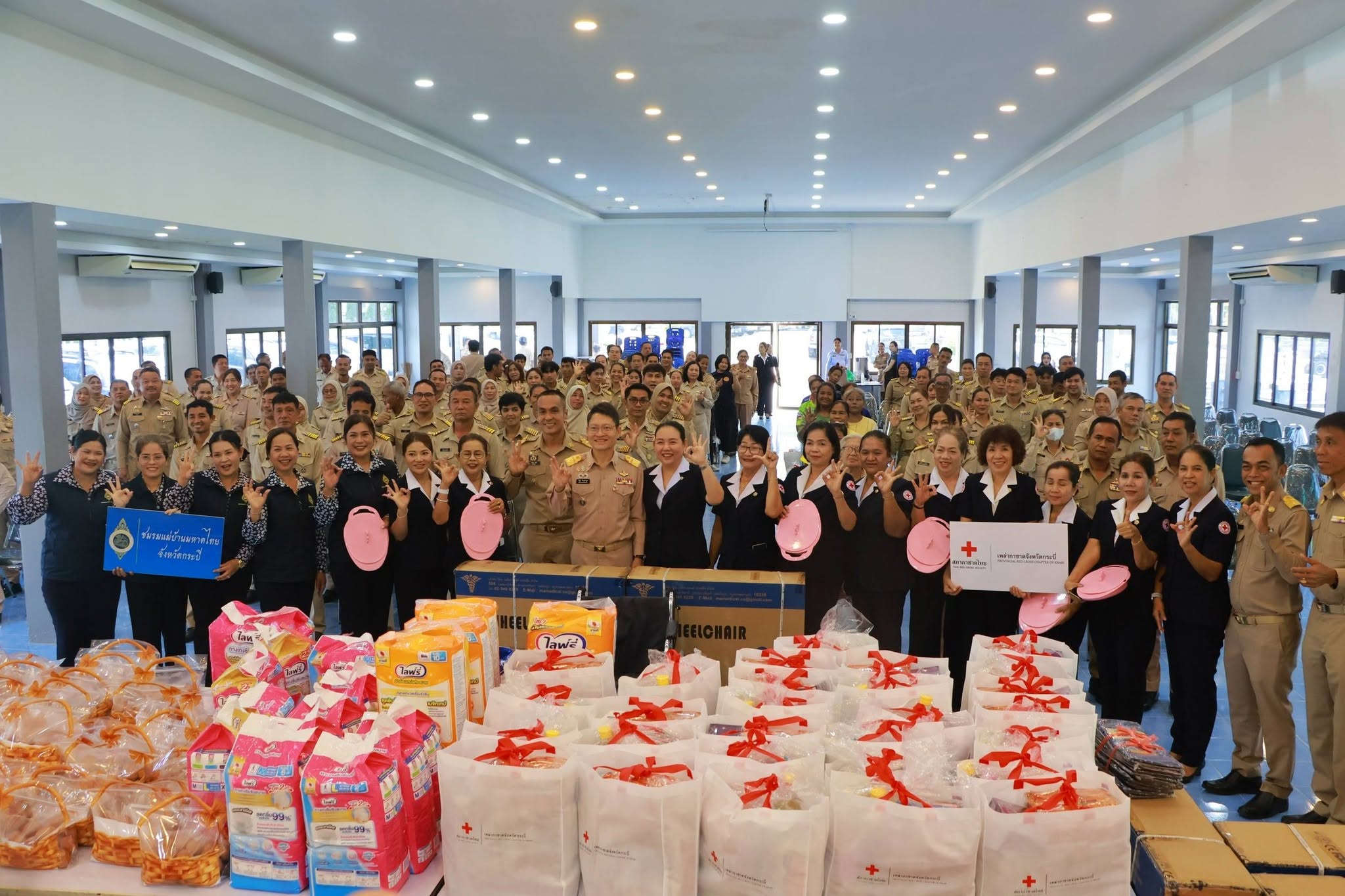 "จากเงินที่เคยช่วยกาชาดกลับคืนสู่ประชาชน" เติมความสุข ยกระดับคุณภาพชีวิตกลุ่มเปราะบาง 52 หมู่บ้าน ในอ.อ่าวลึก