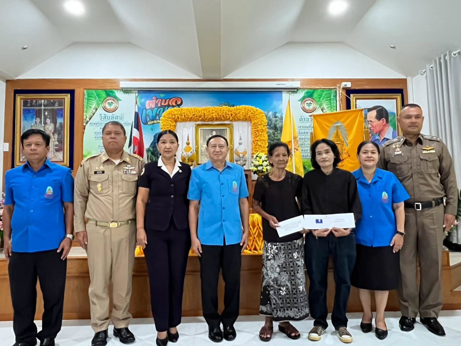 มูลนิธิราชประชานุเคราะห์ฯ พร้อมเหล่ากาชาดฯ และชมรมแม่บ้านมท.จ.กระบี่ มอบเงินช่วยเหลือครอบครัวผู้เสียชีวิตจากวาตภัย ในพื้นที่อ.ปลายพระยา
